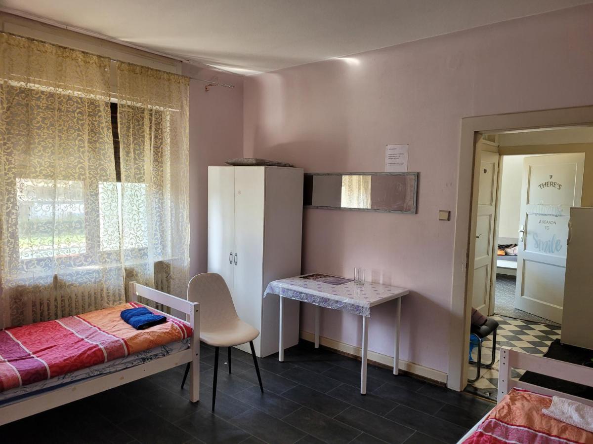 Mehrere Privatzimmer Lang Und Kurzfristig Zu Mieten Saarbrücken Exterior foto