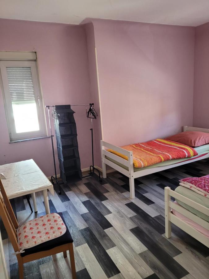 Mehrere Privatzimmer Lang Und Kurzfristig Zu Mieten Saarbrücken Exterior foto